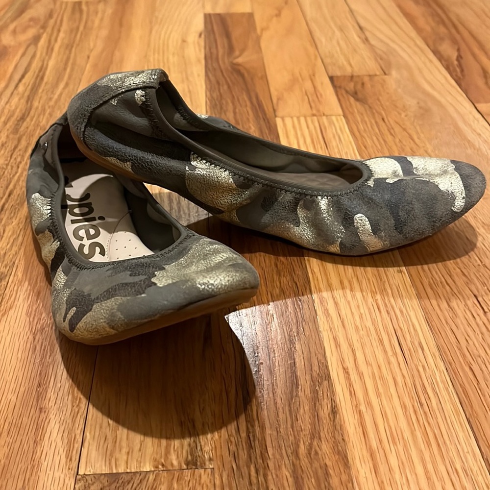 Hush Puppies Chaste Ballet Flats, 9, Camo